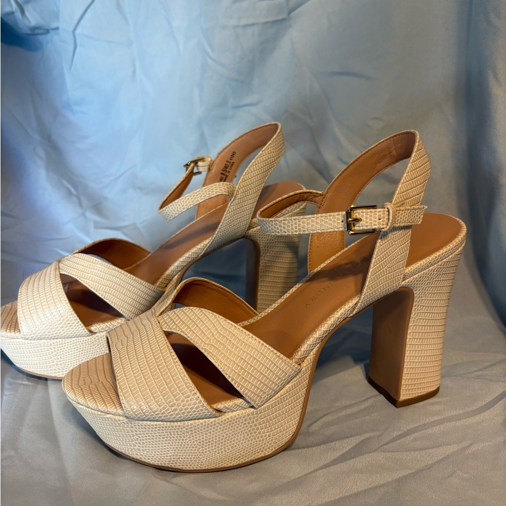 Chinese Laundry Cream Platform Sandals